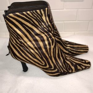 🔥HOT HEELS! Stuart Weitzman leopard boots 7.5!🔥